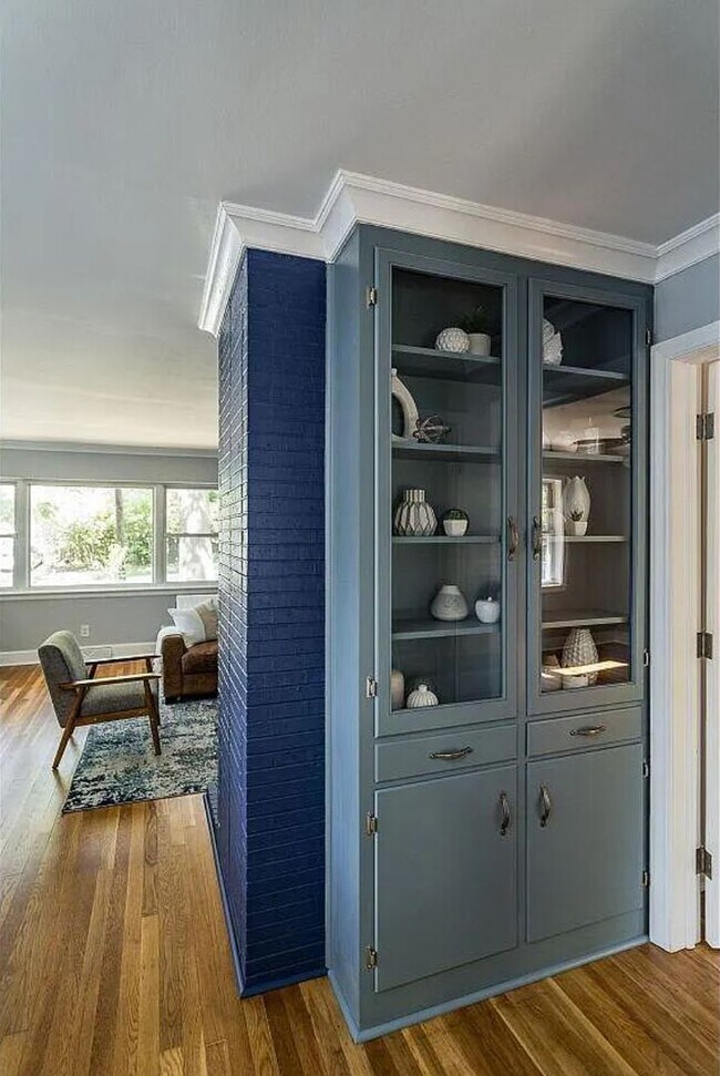 Building Photo - Updated 3 Bedroom Ranch with Stunning Details in Trinity Park - Fenced-in Yard, Pet Friendly!
