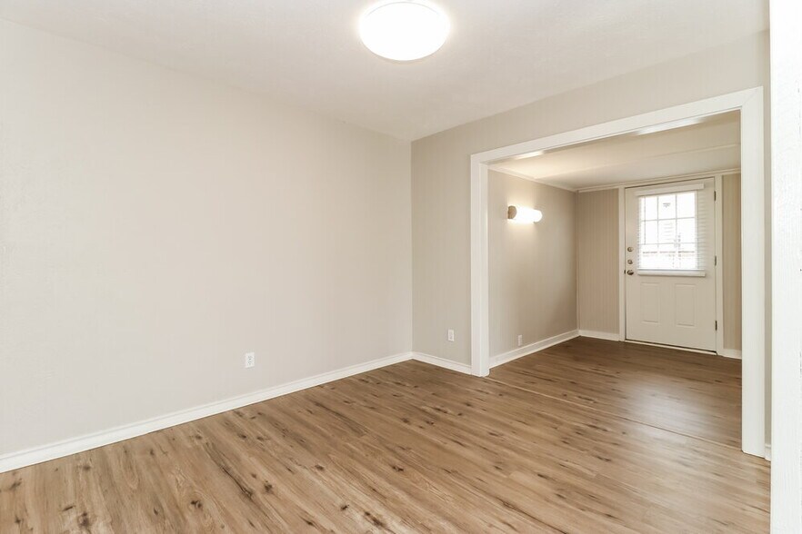 Building Photo - 7900 Bermejo Rd