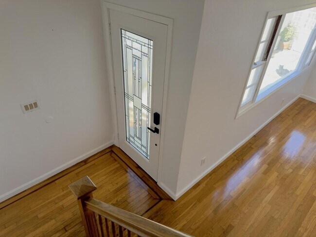 Building Photo - 731 Beryl St