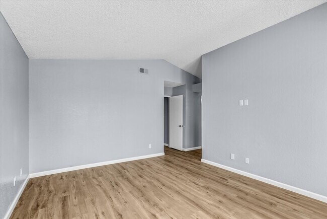 Building Photo - 625 Forester Ln