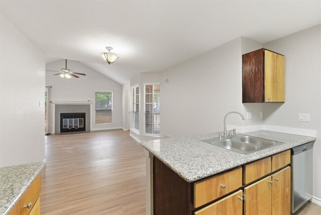 Building Photo - 12326 Tomanet Trail