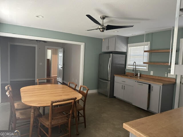 Building Photo - 527 Acorn Ln