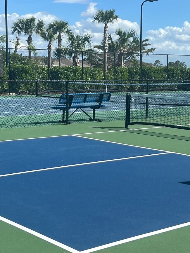 Building Photo - 3501 Acapulco Cir