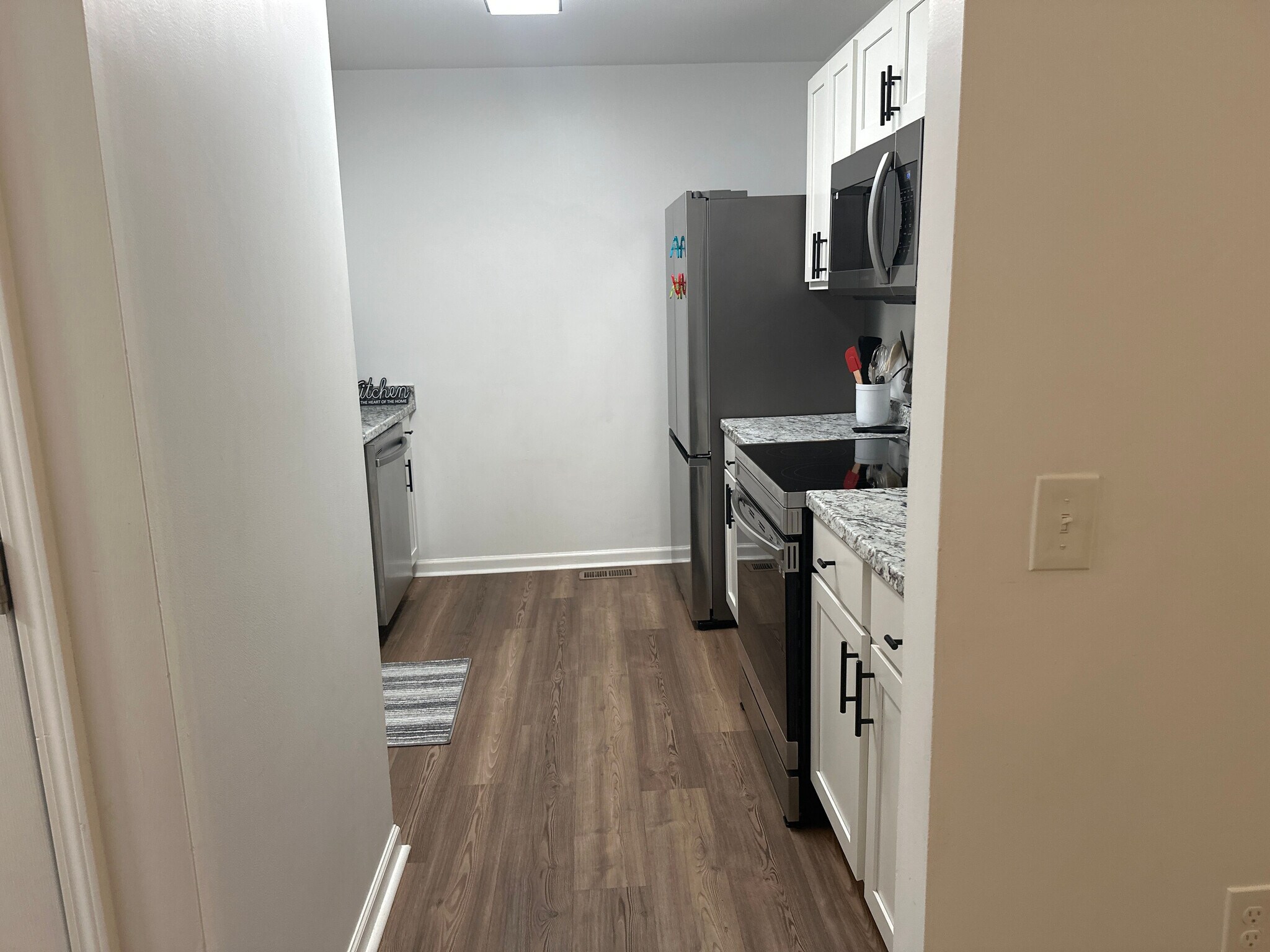 Building Photo - Room in Duplex on Albemarle Rd