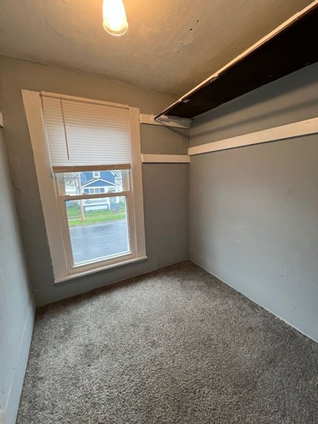 Building Photo - Three Bedroom Single Family House In Olean...