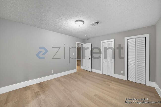 Building Photo - 721 Ford Pl