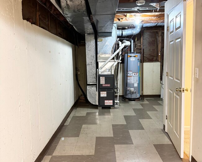 Building Photo - 1118 Foxboro Dr