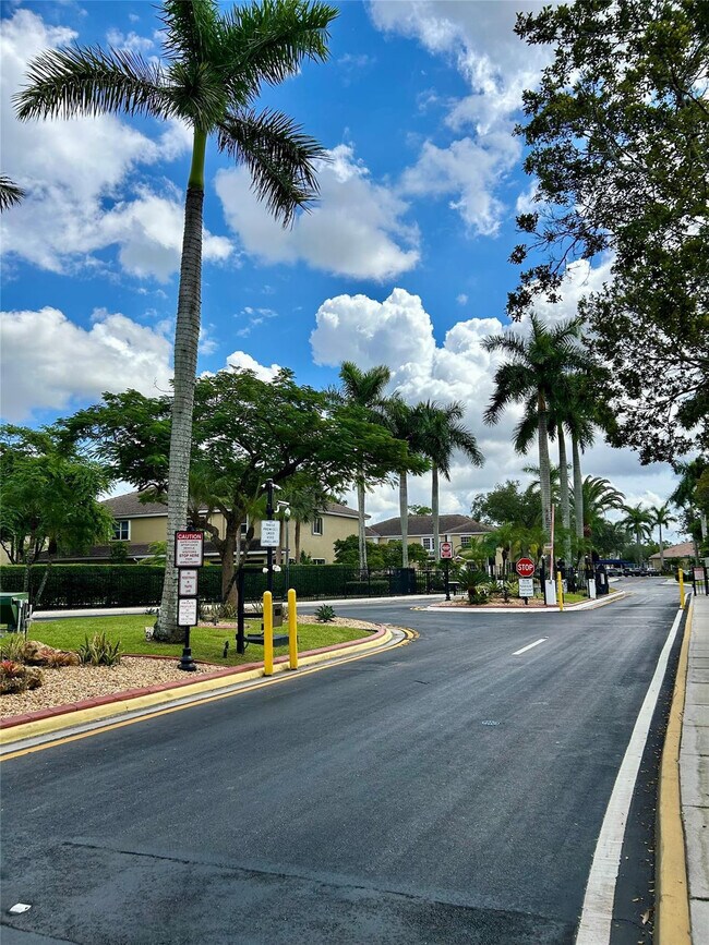 Building Photo - 711 SW 122nd Ave