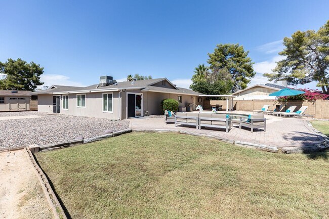Building Photo - Tempe Beauty! 2199 Sq Ft 4 bedroom 2 bath ...