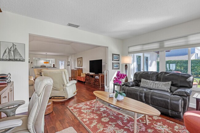 Building Photo - 6598 Eastpointe Pines St