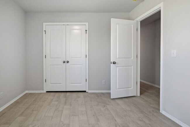 Building Photo - Spacious 4 Bed Home in Owasso – Open Living + Modern Kitchen