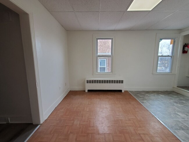 Building Photo - Milton -840