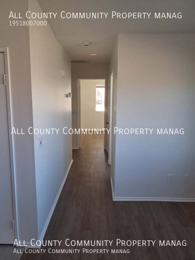 Building Photo - 58439 Palisade Dr
