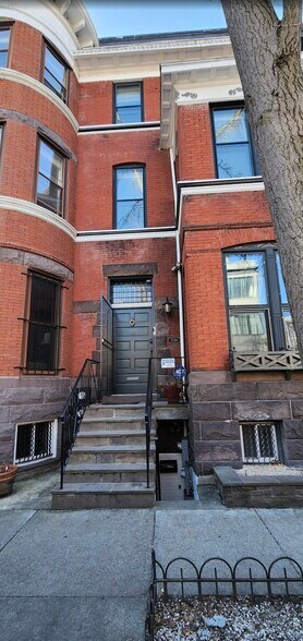 Building Photo - 1758 Swann St NW