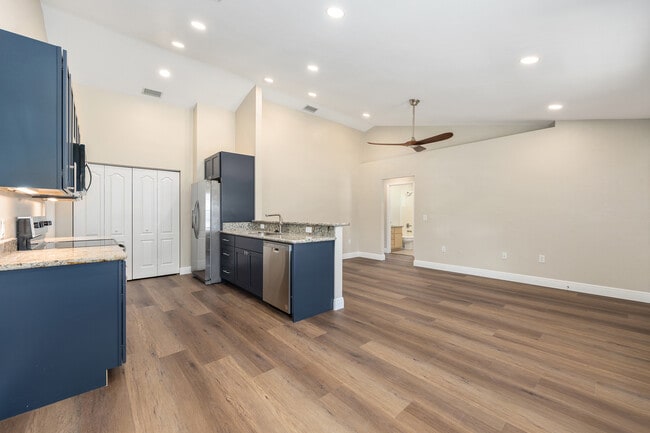 Building Photo - 6523 NW 109th Pl