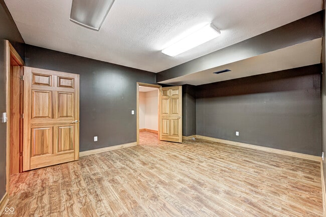 Building Photo - 2009 W 250 N