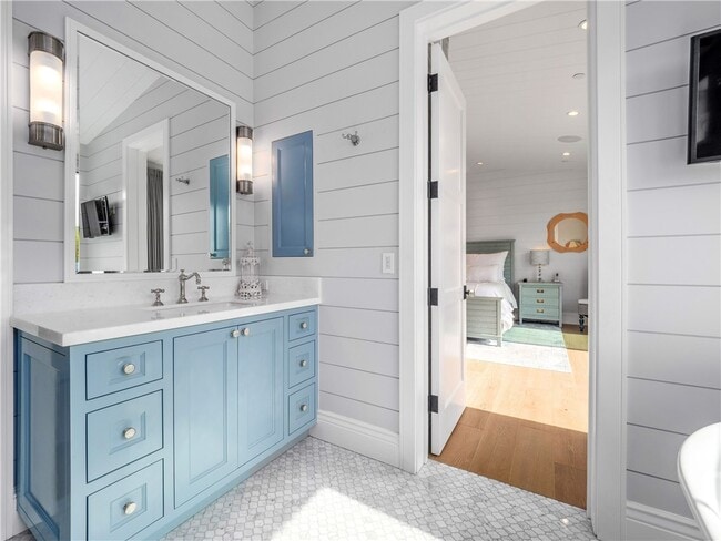 Building Photo - 3403 Laurel Ave