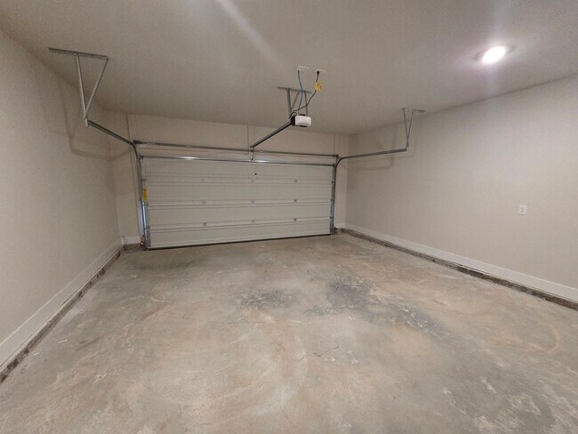 Building Photo - Spacious 4-Bedroom New Build in Ooltewah!
