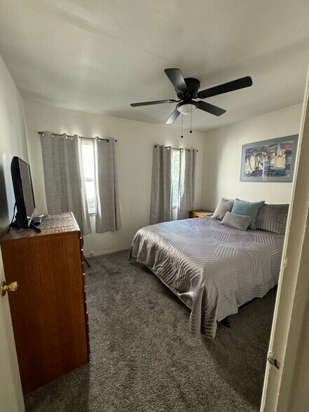 Building Photo - 2105 Huntington Ln