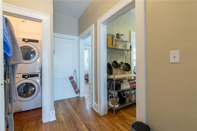 Building Photo - 1216 N Highland Ave NE