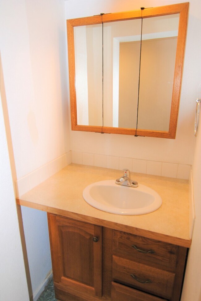 Building Photo - Charming 3 Bedroom, 2 Bath House For Rent!!
