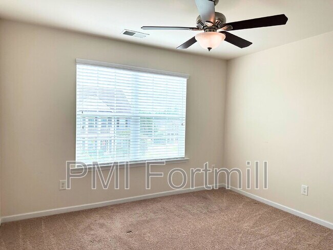 Building Photo - 961 Skywater Dr