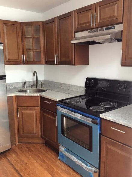 Kitchen - 151 Fairmount Ave