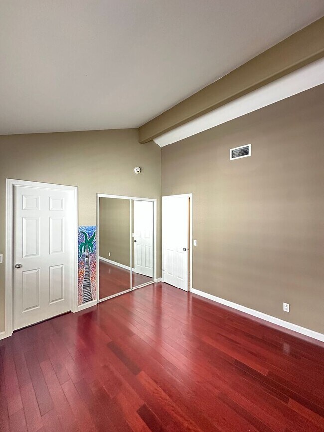 Building Photo - Downtown Huntington Beach - Beachfront Gorgeous Home - Stunning Remodel!!!