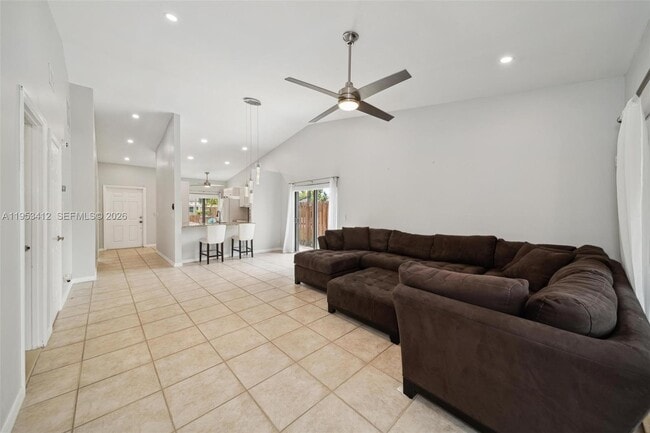 Building Photo - 4949 E Lakes Dr