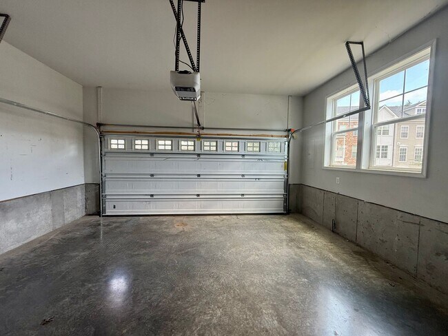 Building Photo - 2617 Avinity Pl