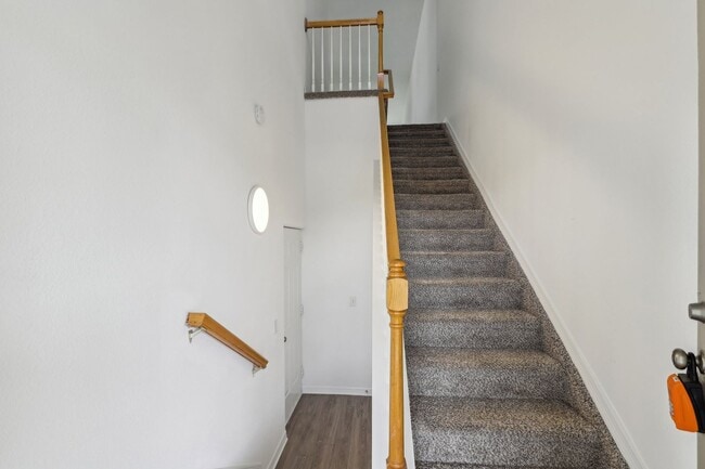 Building Photo - SPECIAL: WAIVING $250 ADMIN FEE on this 3 Bedroom, 2 Bath with Private Balcony off Primary Bedroo...