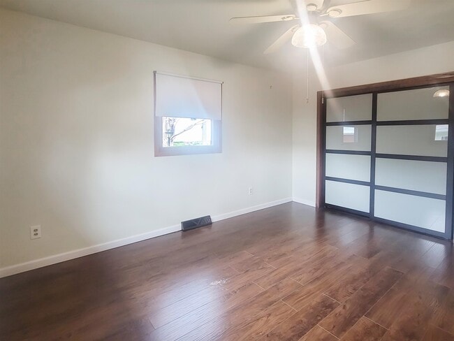 Building Photo - 445 Peach St