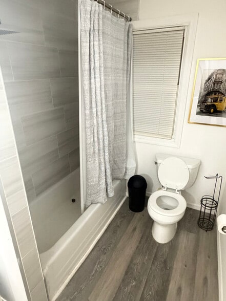 Building Photo - 449 New Market St