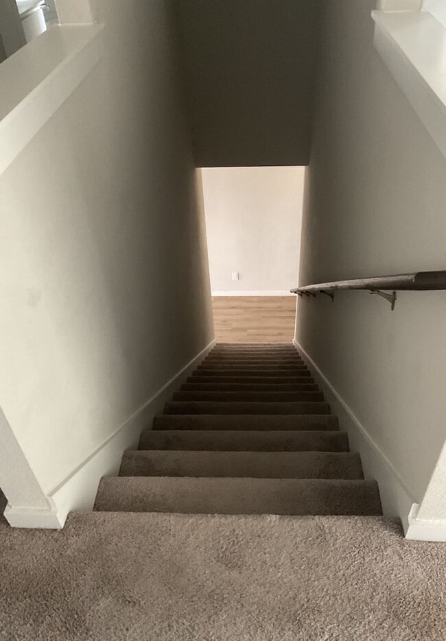 Building Photo - Available Now-Townhome