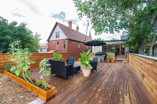 Building Photo - 1730 N Franklin Pl