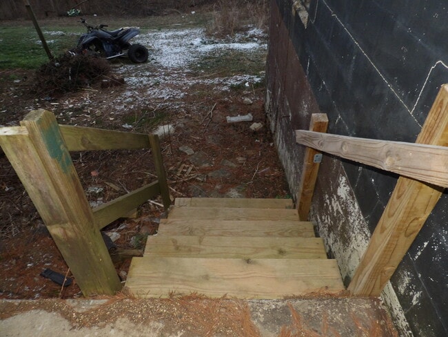 Building Photo - 146 Allnutt Dr