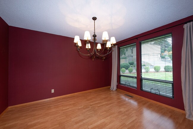 Building Photo - Spacious 4-Bedroom Home Offering Seamless ...