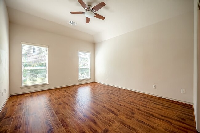 Building Photo - 2211 Argos Dr