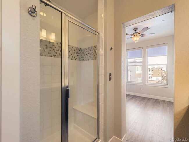 Building Photo - 2 bedroom townhome in Northfield Central Park Denver.