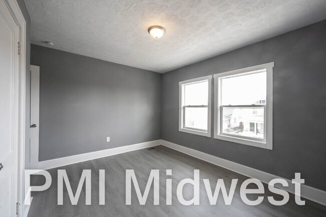 Building Photo - 22 N Euclid Ave