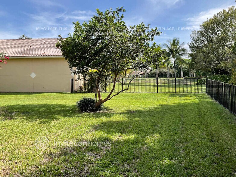 Building Photo - 5828 NW 120th Ave