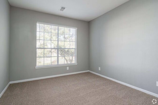 Building Photo - The Layout Everyone Wants