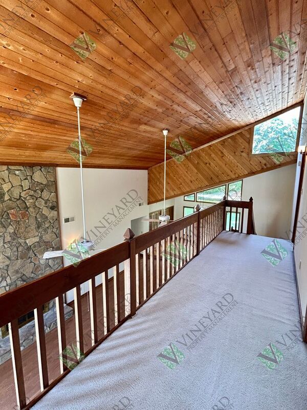 Building Photo - 115 Nesbit Ferry Pl