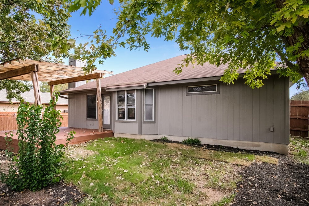 Building Photo - 407 Clarks Way