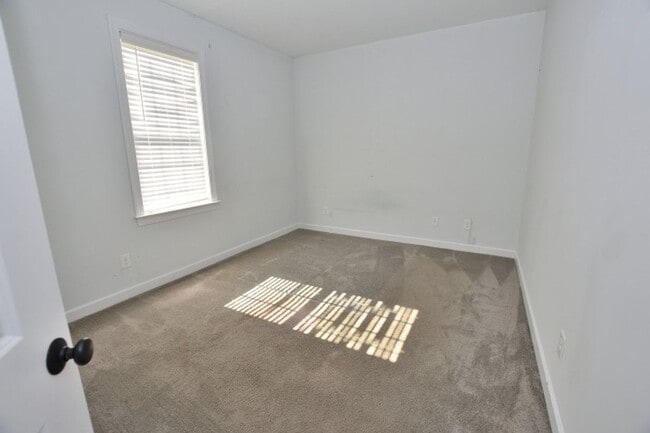 Building Photo - 512 Amerson Ct