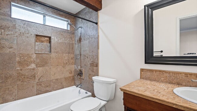 Building Photo - 1281 34th St