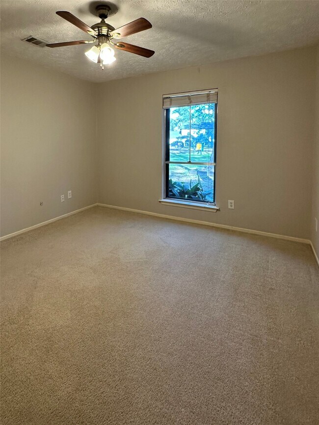 Building Photo - 2016 Royal Oak Pl