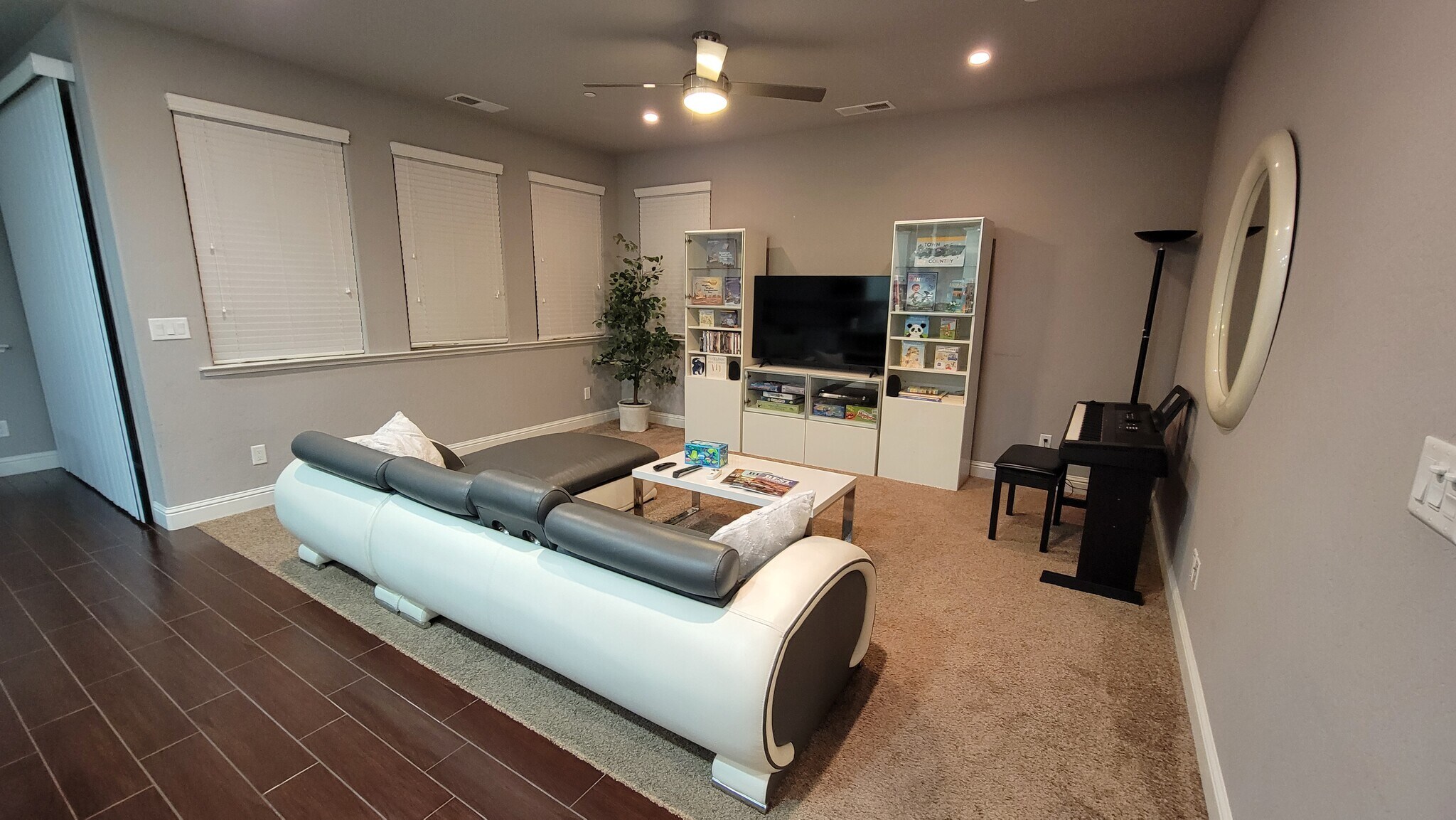 Building Photo - 1739 E Autumn Sage Ave