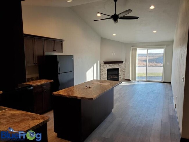 Building Photo - 845-847-847 Highland Park Rd