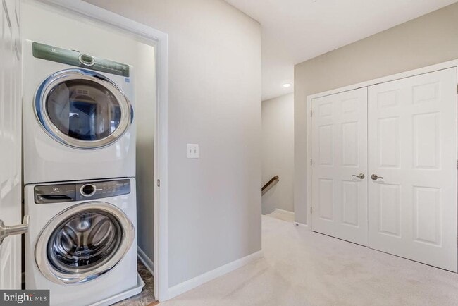 Building Photo - 44848 Tiverton Sq